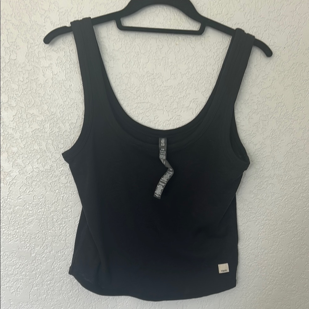 Vuori Scoop Neck Tank Top